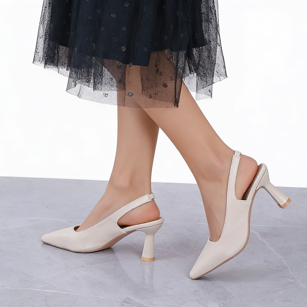 Nadia | Salón Slingback de Tacón Escultural con Puntera Fina en Nude
